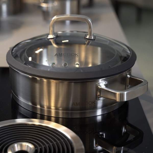 SW24 GlasdecSW24 Servierpfanne inkl. Gourmetdeckel Detail - 8500748kel mit Dampfauslass - 8500730